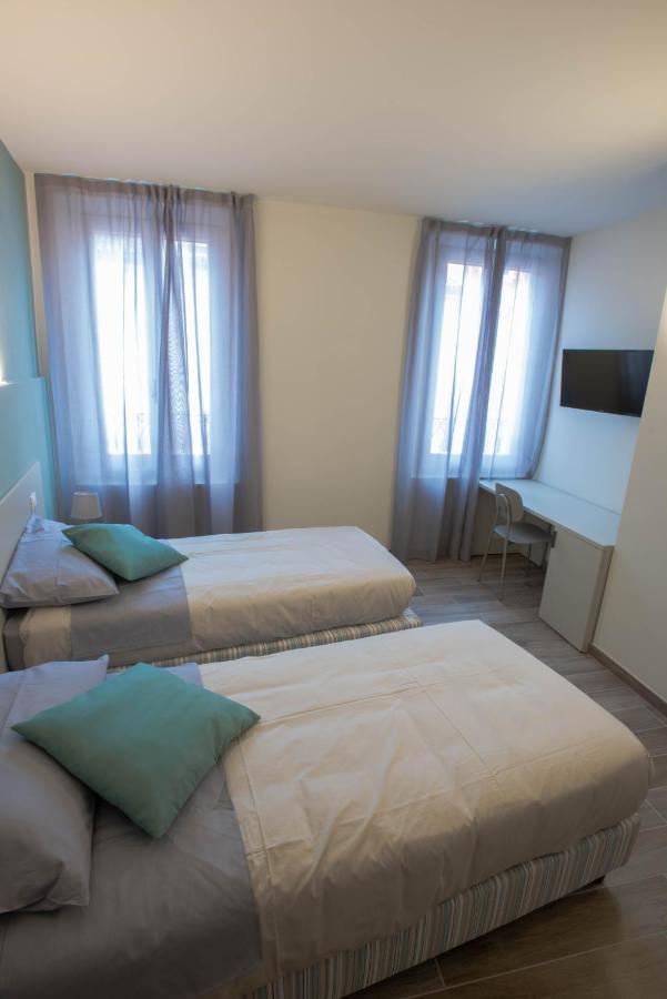 Hotel Cavallo Bianco Reggiolo エクステリア 写真
