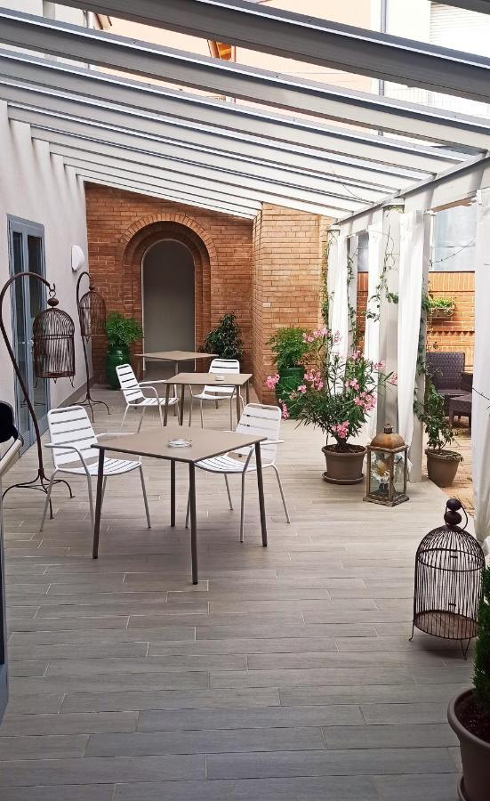 Hotel Cavallo Bianco Reggiolo エクステリア 写真